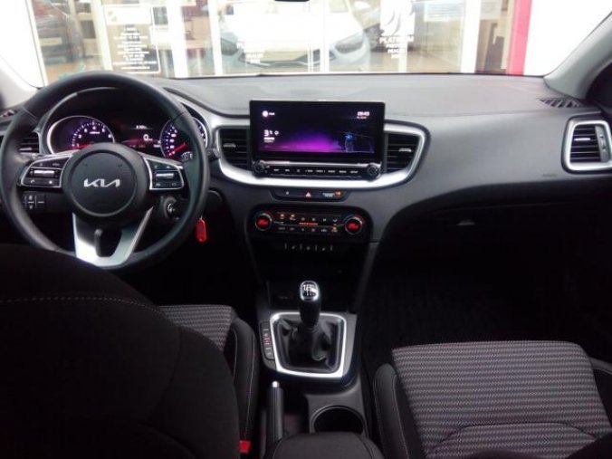 Kia Ceed, 5HB CD 1,5 T-GDI TOP, barva bílá