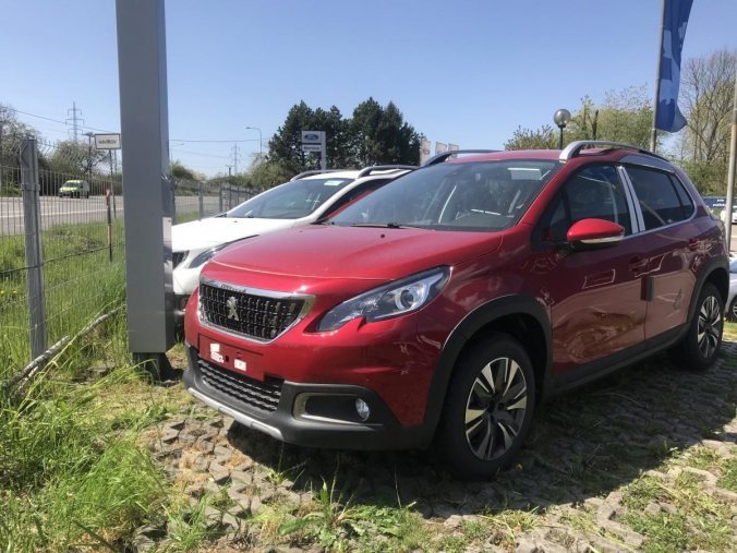 Peugeot 2008, ALLURE 1.2 PureTech 82k MT5, barva červená