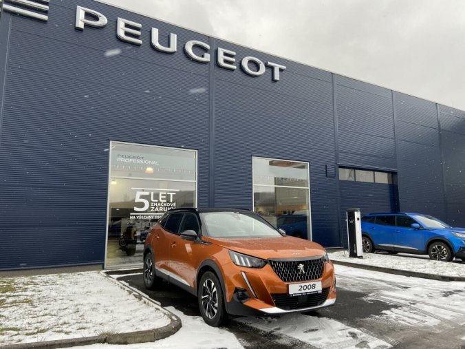 Peugeot 2008, 2008 GT 1.2 PureTech 130k MAN6, barva oranžová