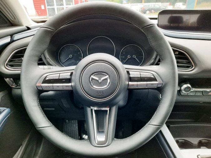 Mazda CX-30, SKYACTIV-G, barva stříbrná