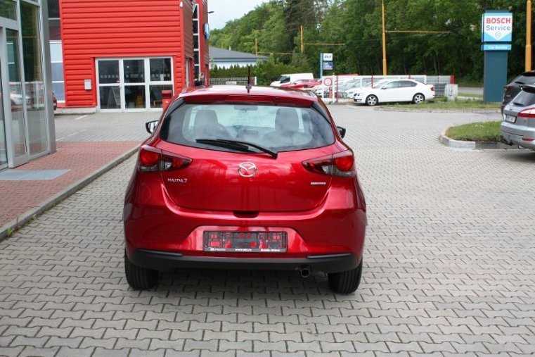 Mazda 2, Skyactiv-G, barva červená