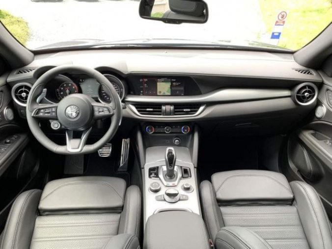 Alfa Romeo Stelvio, 2.0 Turbo 280k Q4 VELOCE, barva šedá