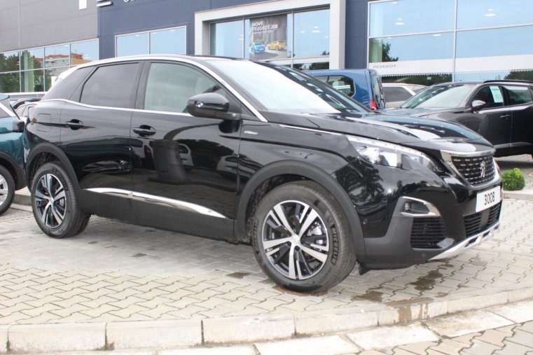 Peugeot 3008, GT LINE 1.6 133kW AT8, barva černá