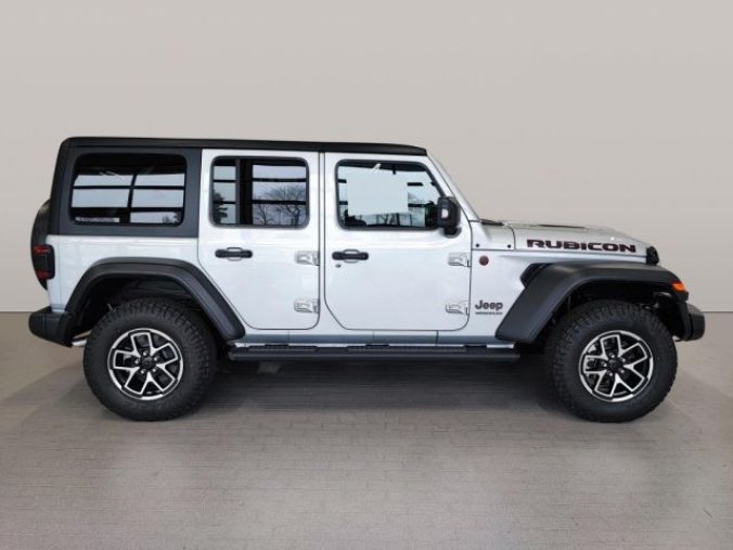 Jeep Wrangler, Rubicon 2.0 Turbo 4WD, barva stříbrná