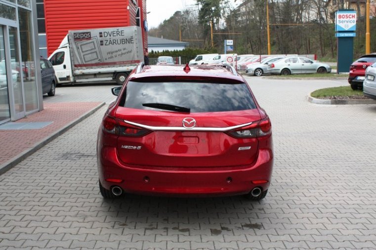 Mazda 6, SKYACTIV-G, barva červená