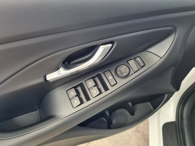 Hyundai i30, 1,0 T-GDI 88 kW MT, barva bílá