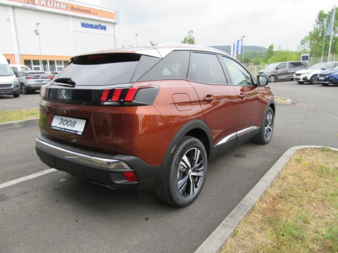 Peugeot 3008, ALLURE 1.2 PureTech 130k MAN6, barva hnědá