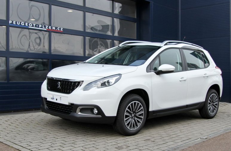 Peugeot 2008, Active 1.2 PureTech 110, barva bílá