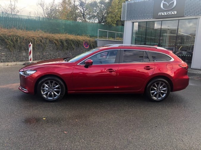 Mazda 6, 2.0 G145 + 5 let plná záruka, barva červená