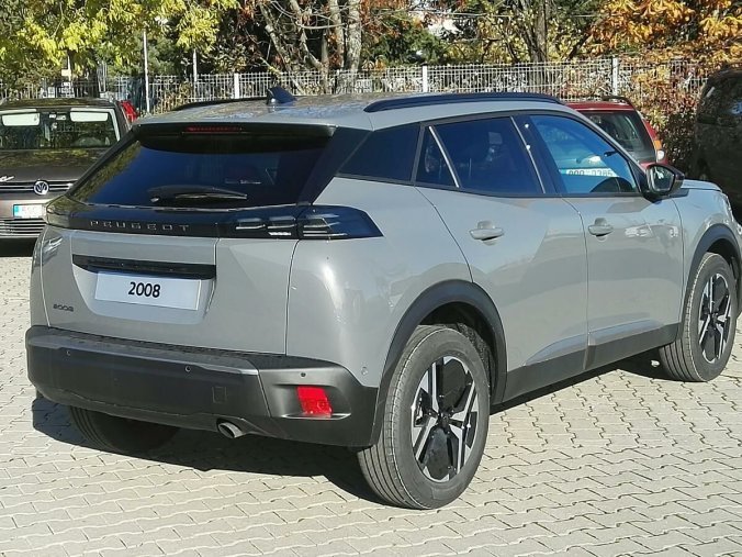 Peugeot 2008, Peugeot 2008 NOVÁ ALLURE 1.2 rezervace, barva šedá