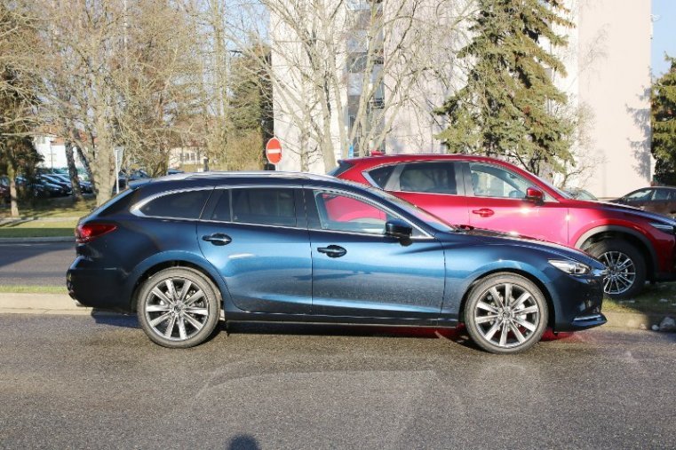 Mazda 6, 2,5 Skyactiv-G 194k, barva modrá