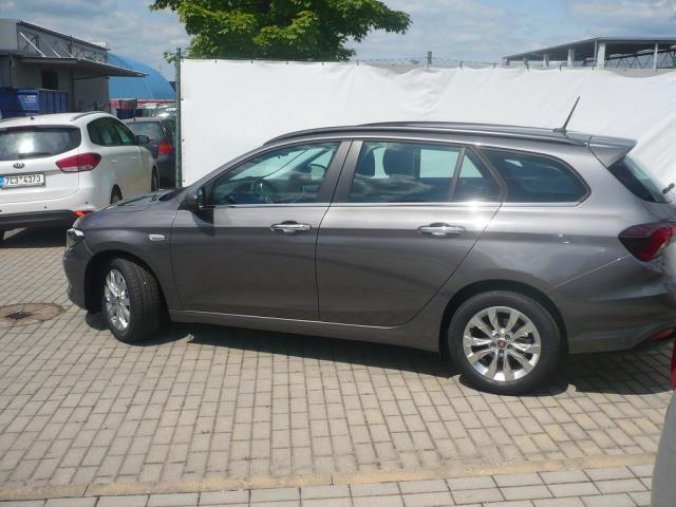 Fiat Tipo, SW 1.4 95k Italia extra, barva šedá