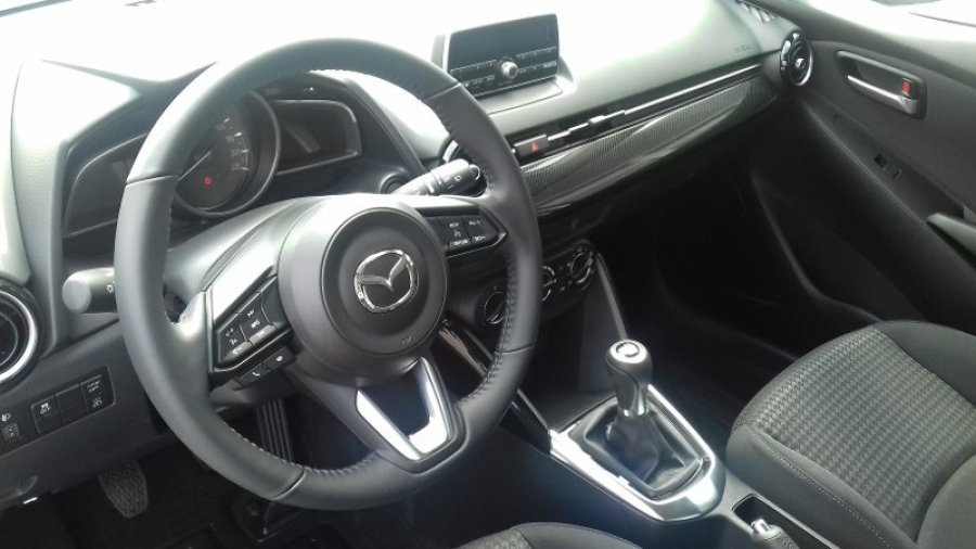 Mazda 2, 1,5 75k, barva bílá