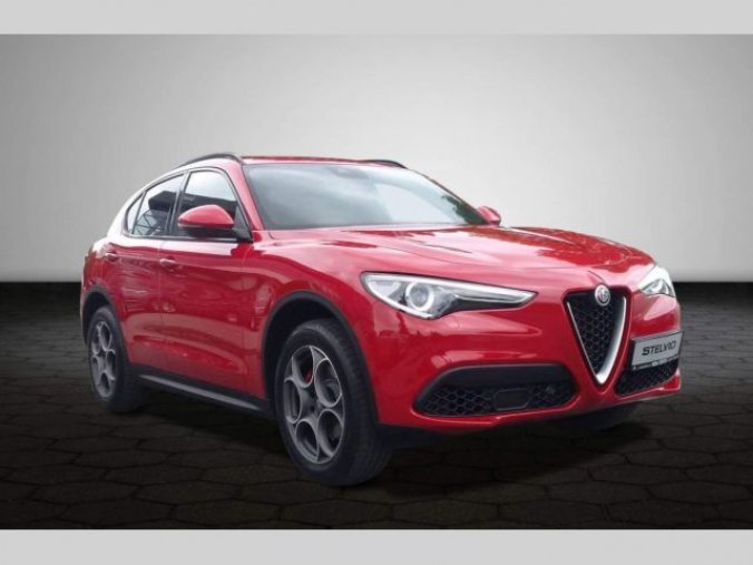 Alfa Romeo Stelvio, 2.0 Turbo 280k Q4 SUPER, barva červená