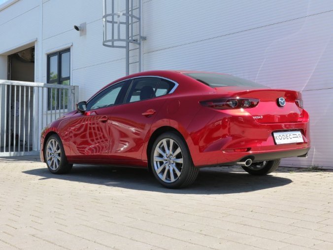 Mazda 3, 2,0 Skyactiv-G 122k/90kW MAN, barva červená