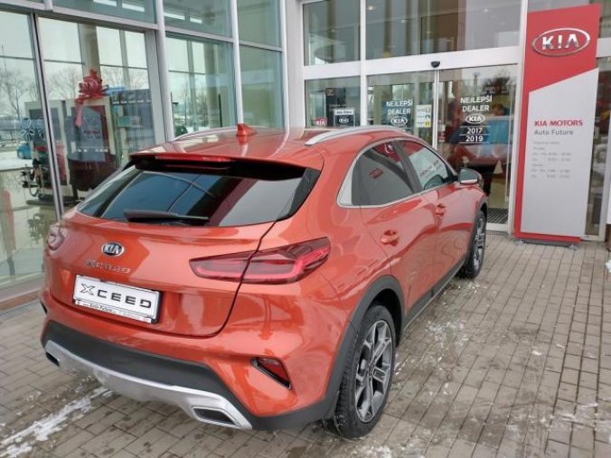 Kia XCeed, 1.5 T-GDi GPF TOP MY21, barva oranžová