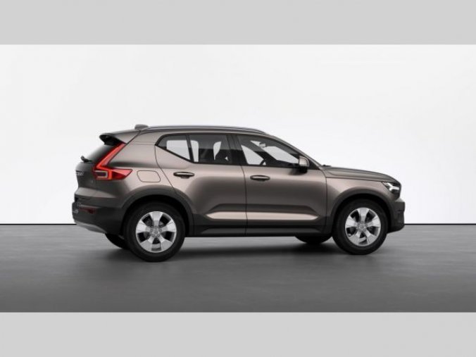 Volvo XC40, T3 1.5L 163 HP MOMENTUM PRO AT, barva šedá