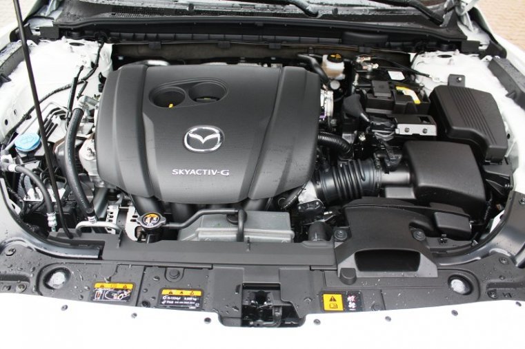 Mazda 6, SKYACTIV-G, barva bílá