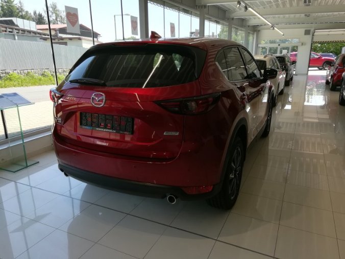 Mazda CX-5, 143kW (194k), barva červená