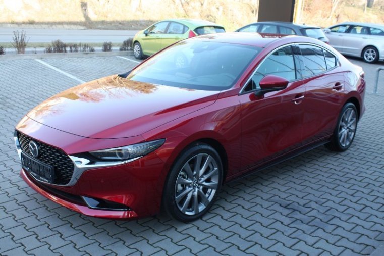 Mazda 3, SKYACTIV-X, barva červená