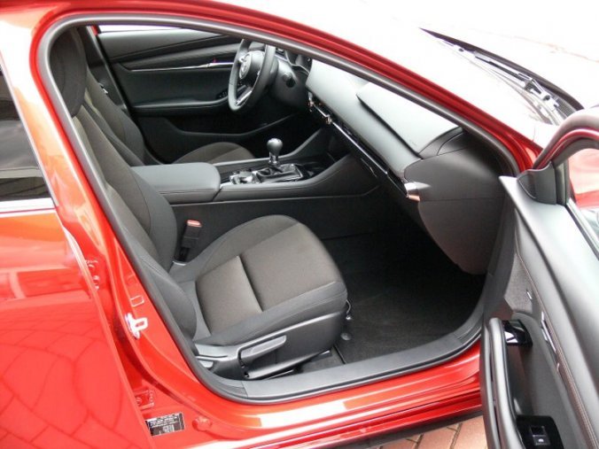 Mazda 3, 2.0 Skyactiv G122, barva červená