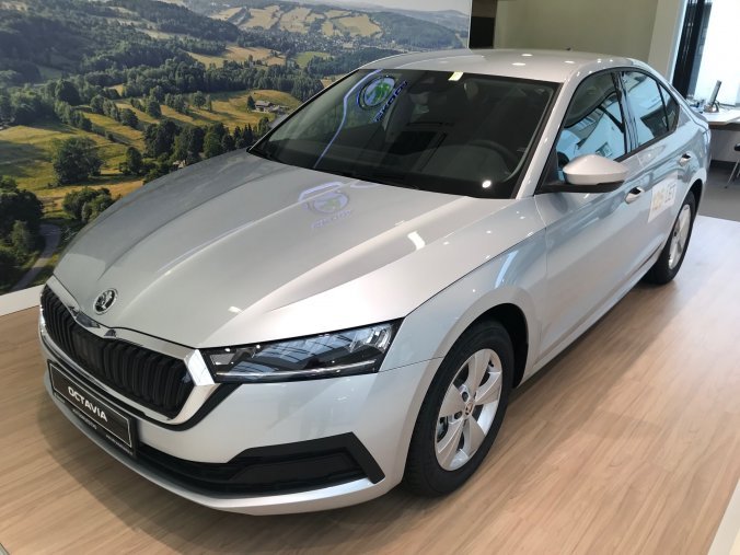 Škoda Octavia, 1,0 TSI 81 kW 6-stup. mech., barva stříbrná