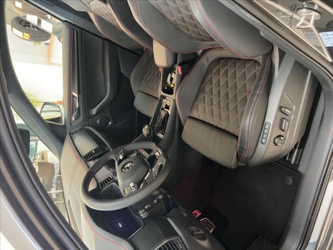 Škoda Kodiaq, 2,0 TSI 180 kW RS 4x4 DSG, barva neuvedeno