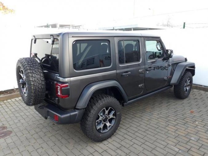 Jeep Wrangler, 2,0T 270 PS Rubicon Unlimited, barva šedá