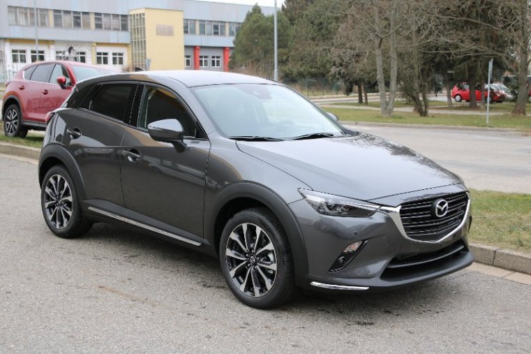 Mazda CX-3, 2,0 Skyactiv-G 121k, barva šedá