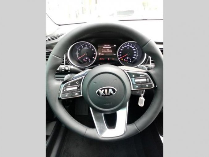 Kia XCeed, 1,4 T-GDi  TOP 7DCT, barva bílá