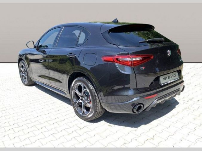 Alfa Romeo Stelvio, 2.0 Turbo 280k Q4 VELOCE, barva černá