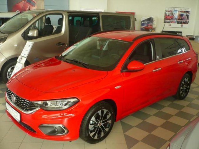 Fiat Tipo, SW 1.4 95k Mirror, barva červená