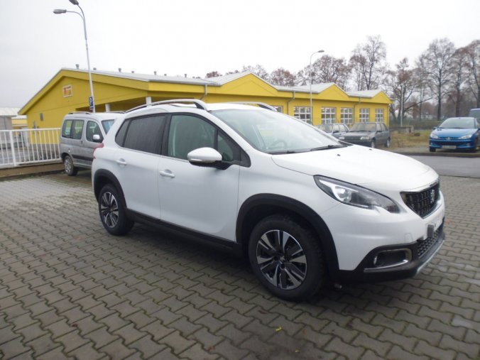 Peugeot 2008, ALLURE 1,2 PureTech 110k, barva bílá