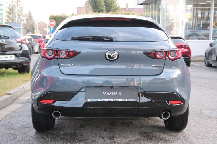 Mazda 3, 2,0 Skyactiv-X180k, barva šedá