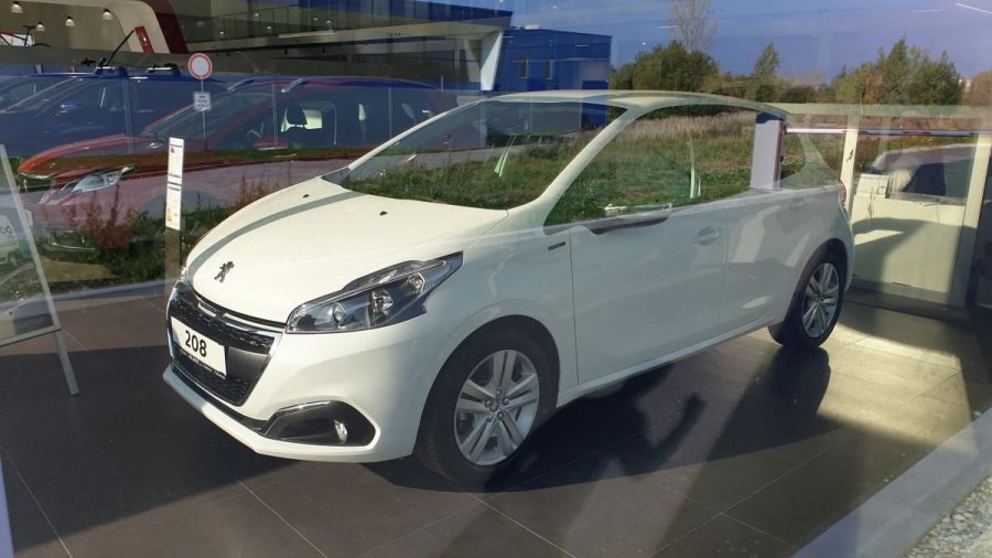 Peugeot 208, 1.2PureTech, 82k, Signature, barva bílá