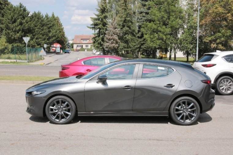 Mazda 3, 2,0 Skyactiv-G 122k, barva šedá