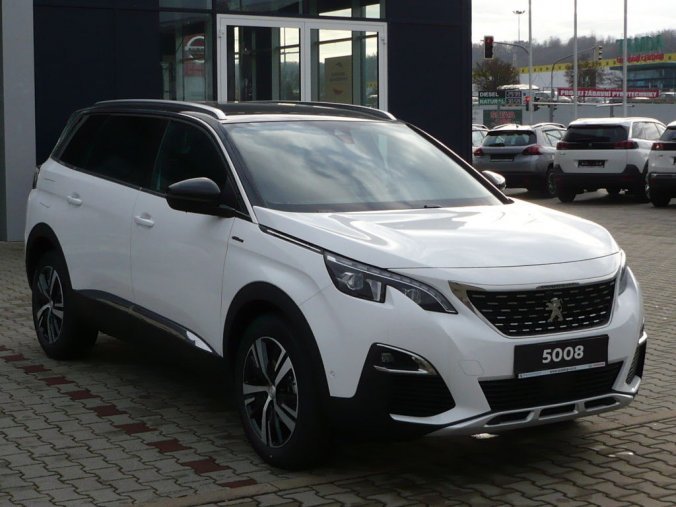 Peugeot 5008, GT-LINE 1,6PureTech 180k EAT8 + NAVI + FULL LED, barva bílá