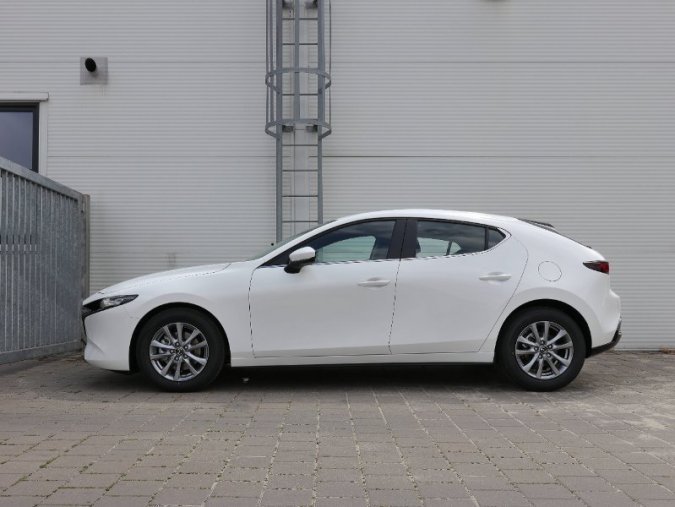 Mazda 3, Skyaktiv G122, barva bílá