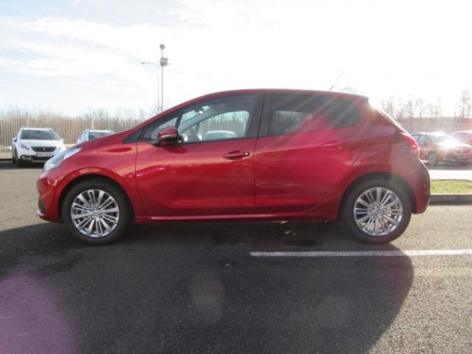 Peugeot 208, ACTIVE 1.2 PureTech 82k MAN5, barva červená