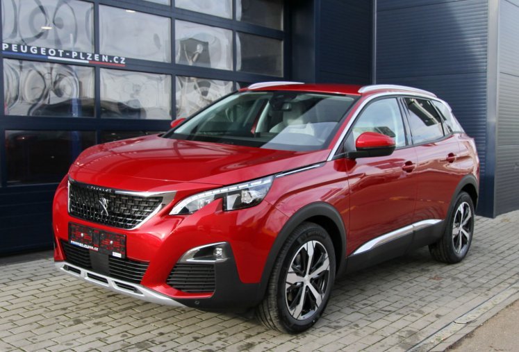 Peugeot 3008, Allure 1.2 PureTach 130, barva červená