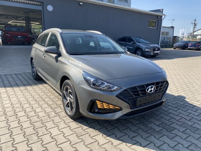 Hyundai i30, 1,5i CVVT 81 kW (95 NAT) 6 st. man, barva šedá