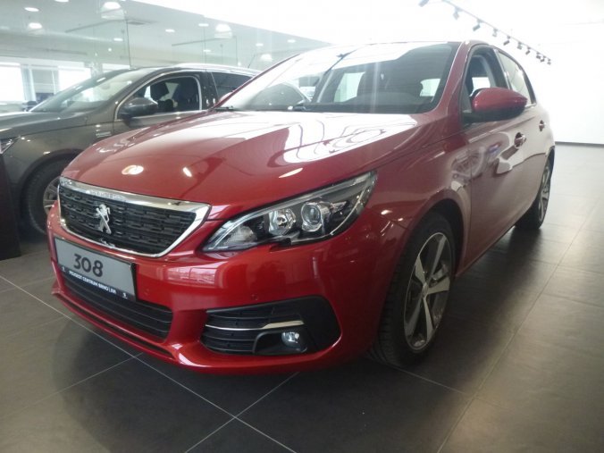 Peugeot 308, 5dv. ACTIVE 1.2 PureTech 110 S&S MAN6 - Paket STYLE a CONFORT - LN4856, barva červená