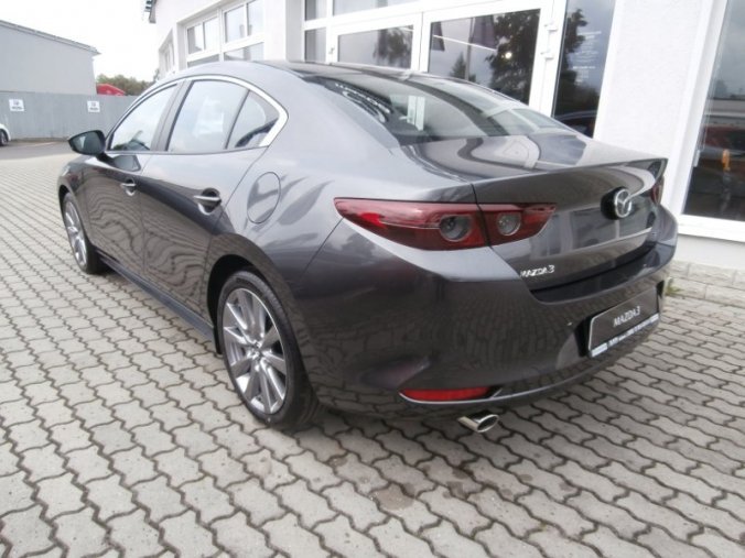 Mazda 3, Skyactiv G122, barva šedá