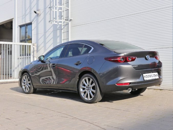 Mazda 3, 2,0 Skyactiv-X 132KW/180K 6MAN, barva šedá