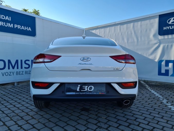 Hyundai i30, 1,0 T-GDI 88 kW MT, barva bílá