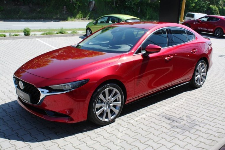 Mazda 3, SKYACTIV-G, barva červená