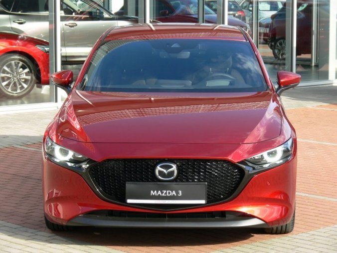 Mazda 3, 2.0 Skyactiv G122, barva červená