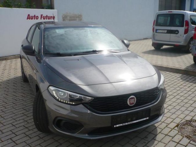 Fiat Tipo, HB 1.4 95k Street, barva šedá