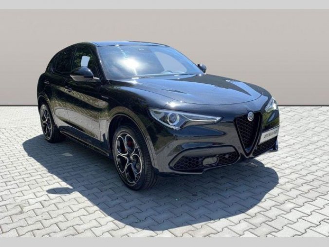 Alfa Romeo Stelvio, 2.0 Turbo 280k Q4 VELOCE, barva černá