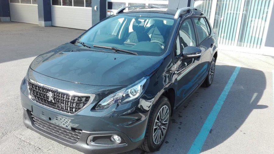 Peugeot 2008, ACTIVE 1.2 PureTech 110 MAN6, barva šedá